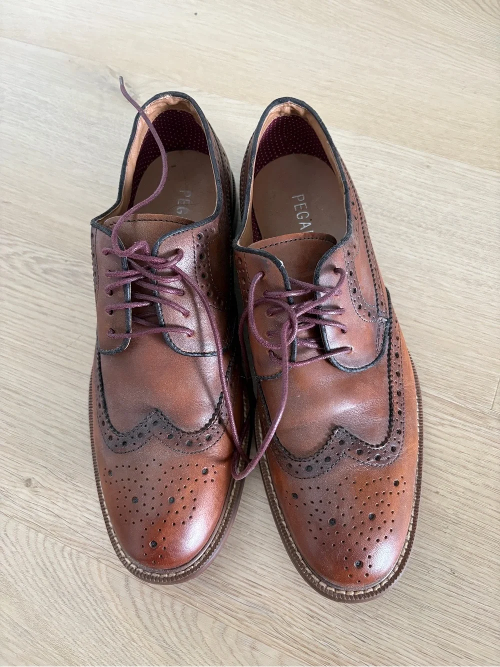 Pegabo Men's Tan Leather Wingtip Oxfords